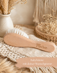 Personalisierte Babybürste aus Holz mit Namensgravur